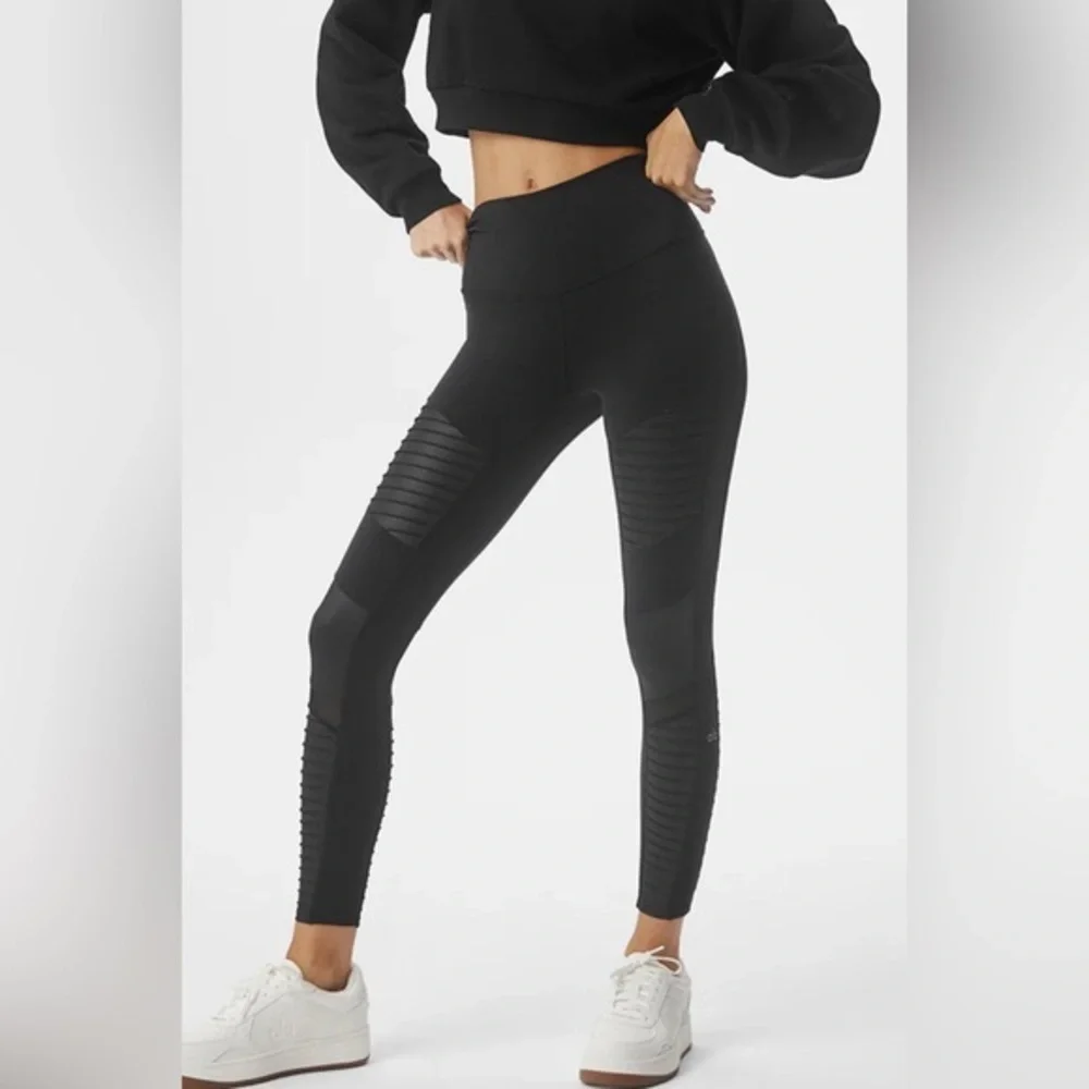 ALO YOGA | 7/8 High-Waist Moto‎ Legging in Black size XS